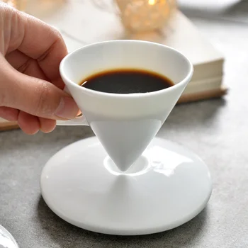 Lumina de Lux din porțelan Cești de Cafea Creative Con Ceramice Espresso Cana si Farfurie Seturi Originale Mică Ceașcă de ceai Cadou Personalizat