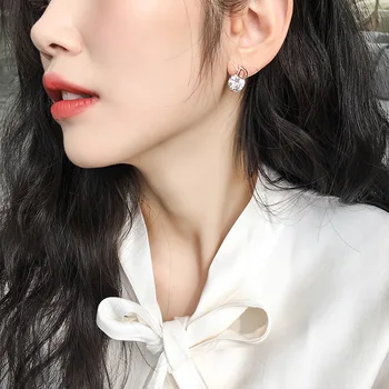 Coreeană fierbinte de vânzare bijuterii de moda, cupru rafinat zircon incrustate scrisoarea D cercei elegante femei drăguț de zi cu zi sălbatice cercel 2